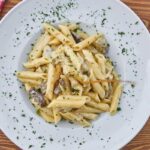 Pasta with cream sauce.